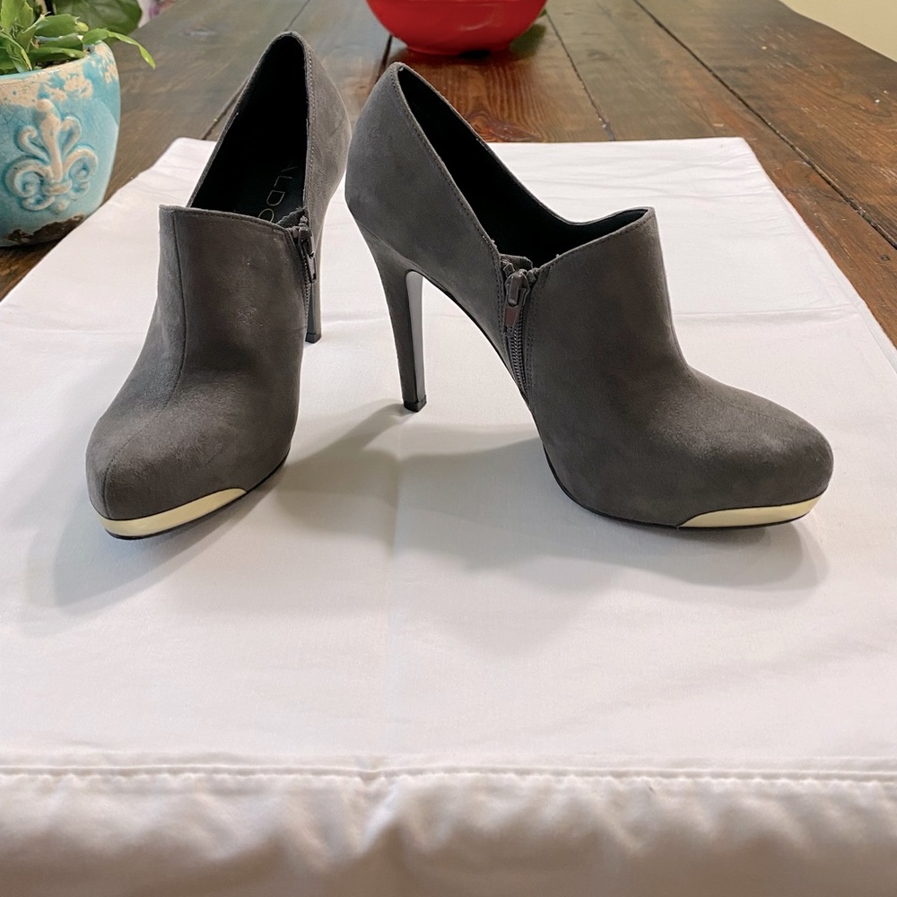 Aldo 4” stiletto shoes gray Size 8